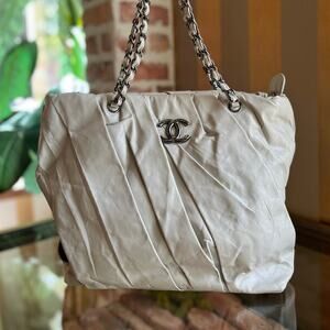 CHANEL Large Twisted Glazed Calfskin Tote
